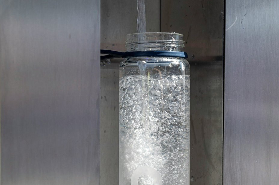 Dispensador de agua filtrada